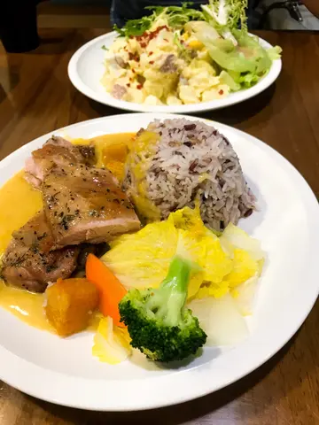 南瓜鸡扒糙米饭