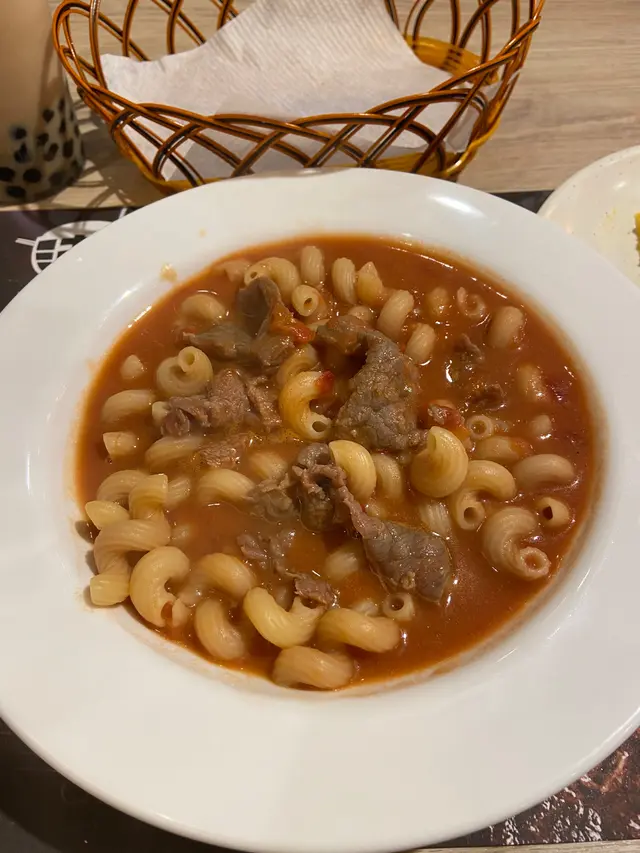 招牌牛肉蕃茄湯通粉