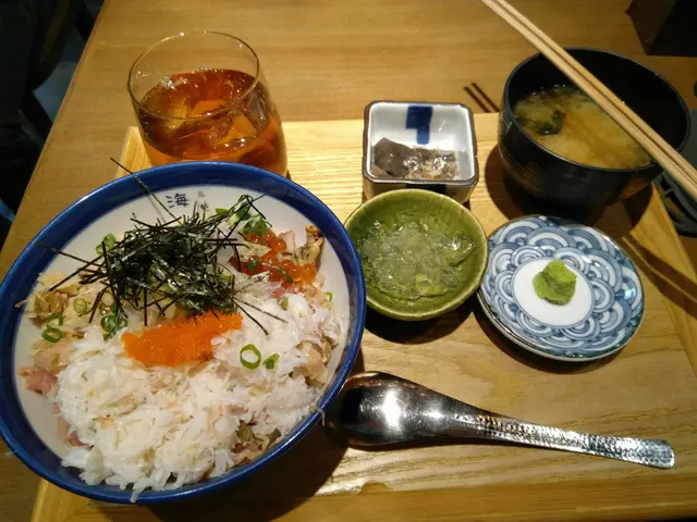 好好味既蟹肉魚生丼