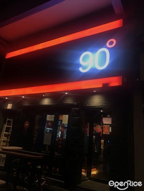 90 °