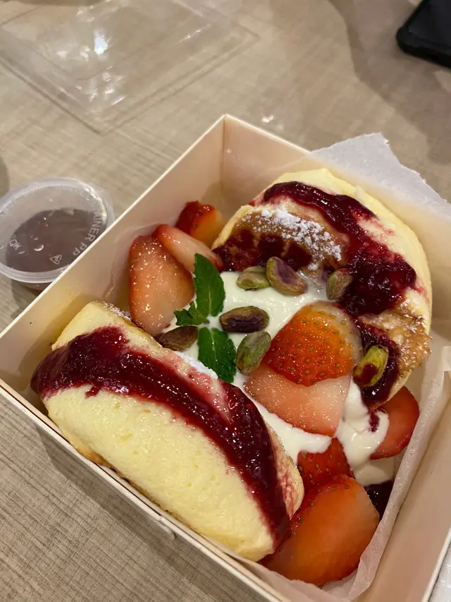 士多啤梨梳乎厘班戟