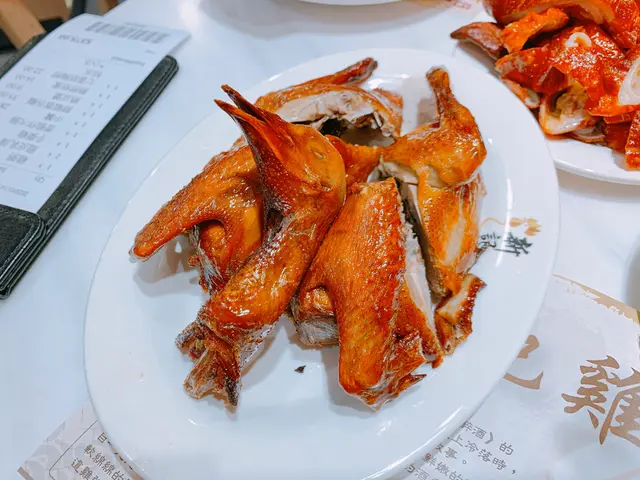 脆皮乳鴿