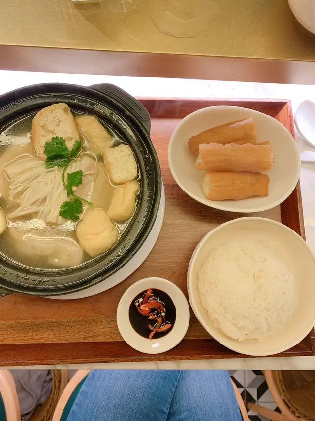 白胡椒肉骨茶配白飯