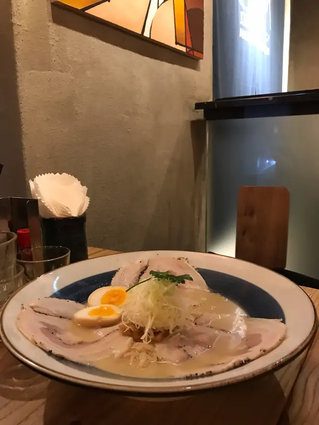 畀依個巨型拉麵驚艷到