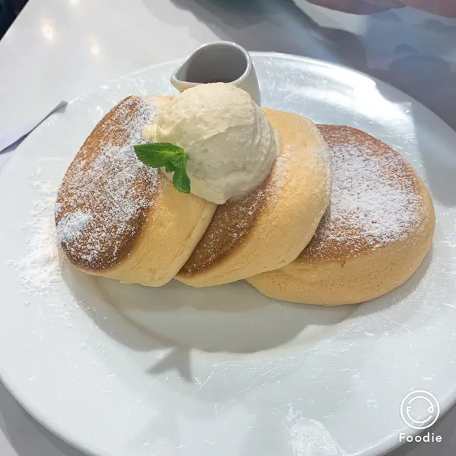 本人比較喜歡原味  蛋香    比出面實心d  