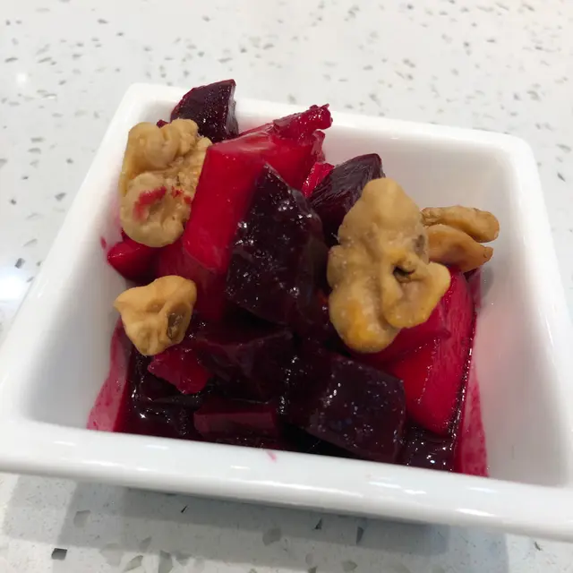 柚子紅菜頭蘋果拌合桃