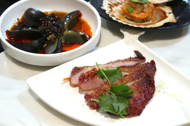 尖椒皮蛋、炭燒豬頸肉