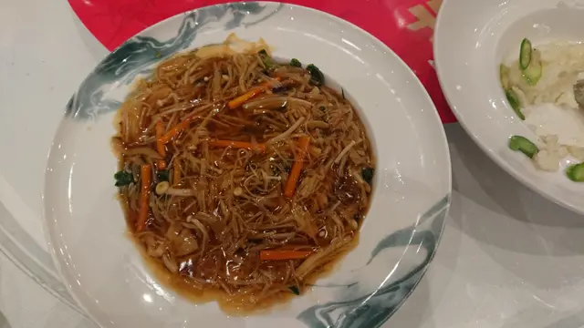 金菇瑤柱扒豆苗