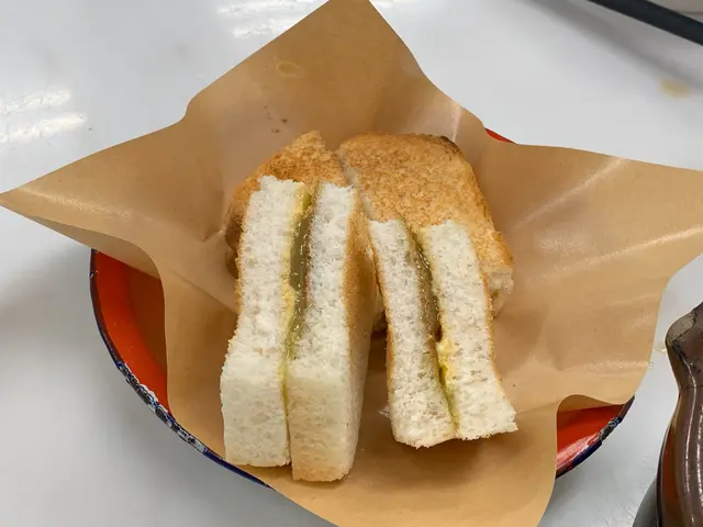 比平時食咖央多士厚，但都鬆脆