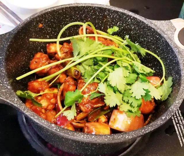 麻辣雞煲