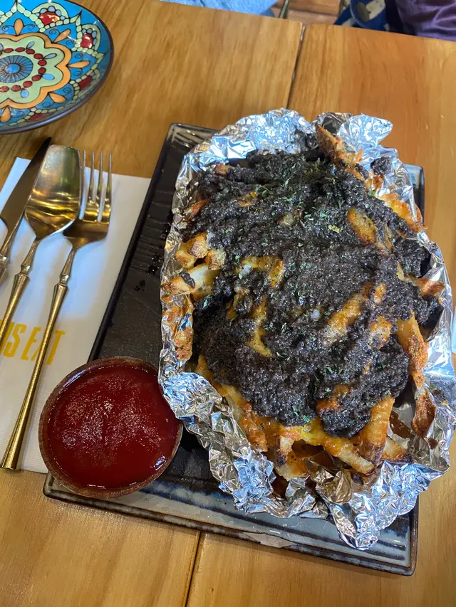 芝士焗黑松露薯條