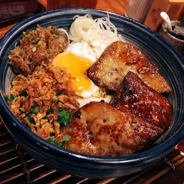 老闆娘鵝肝煎蛋撈飯