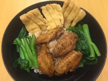 卤水鸡翼饭