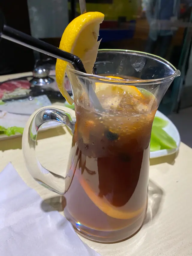 超大杯嘅水果茶！！  又香又新鮮，必點！