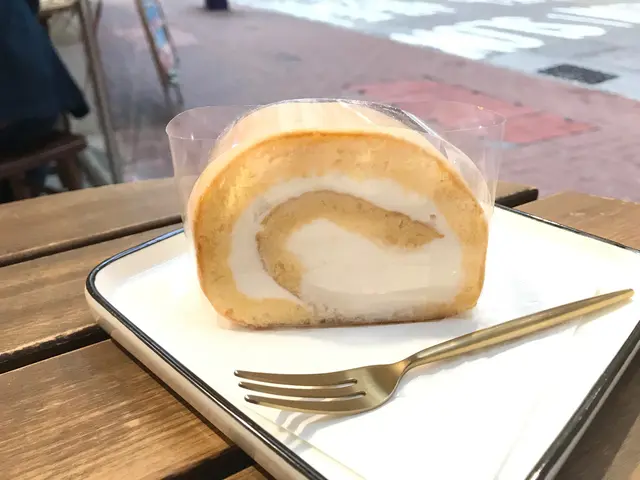 Japanese  Roll  Cake