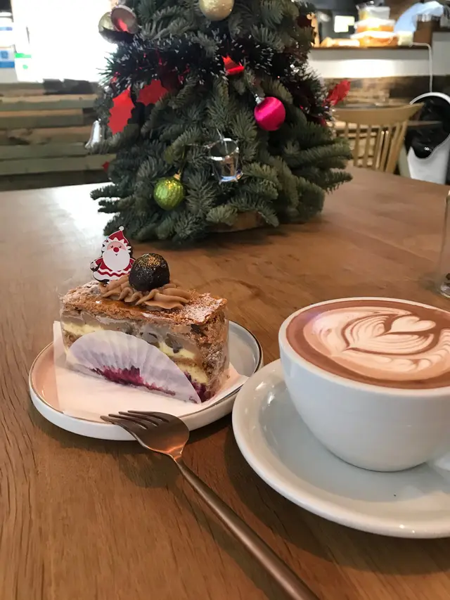 好食，杯朱古力也不錯不算十分出眾