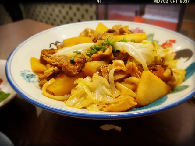 稻庭烏龍麵＋豬腱肉＋大腸＋白蘿蔔＋招牌彈牙貢丸＋高麗菜＋魚片頭＋大豆皮（$81）