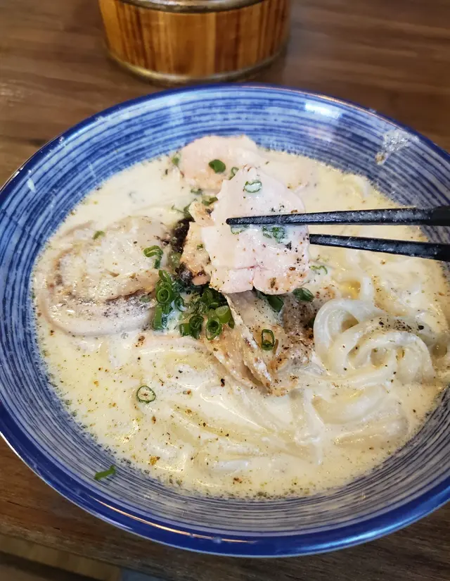 黑松露忌廉海鮮烏冬