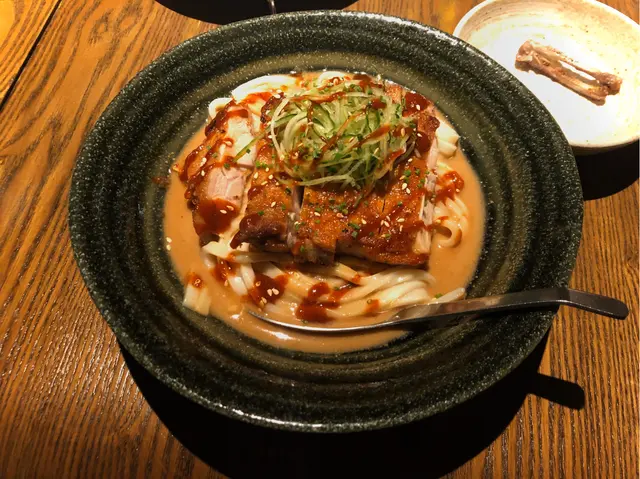 煎雞扒芝麻汁冷烏冬