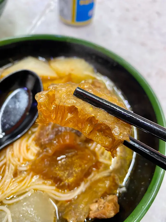 三餸車仔麵(牛腩 豬皮 蘿蔔)