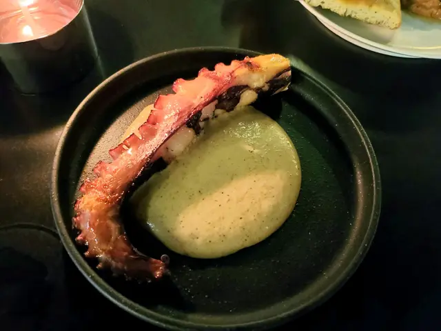 碳烤八爪魚配甜椒馬鈴薯醬