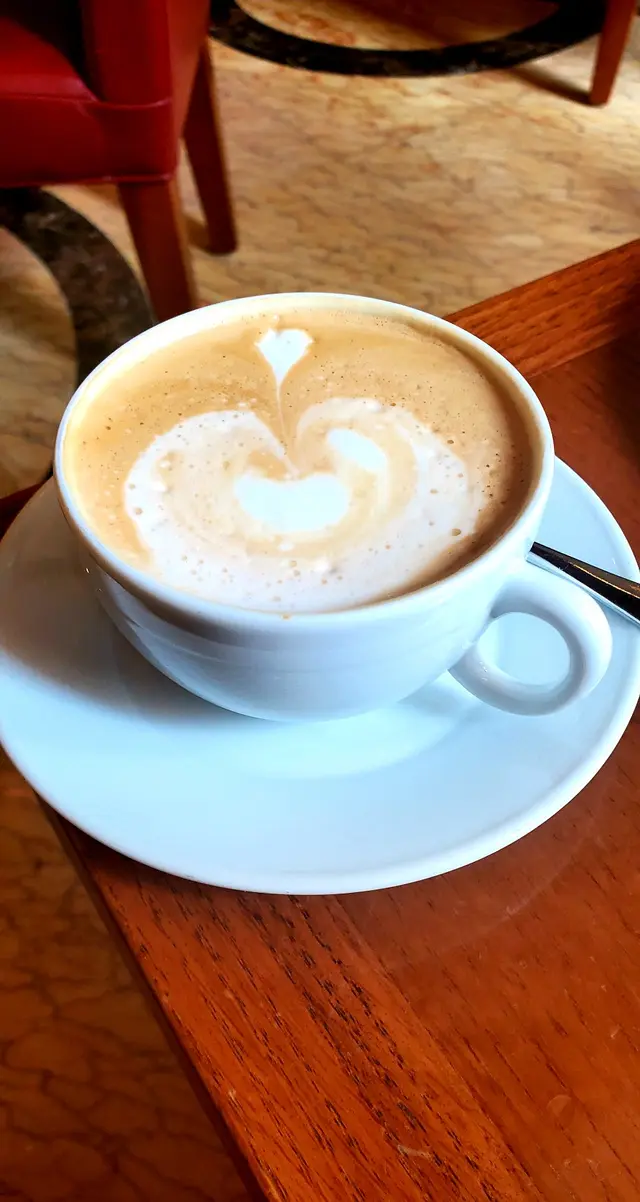 唔駛加錢有latte👍又可以只加$98紅白酒任飲😋