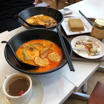 laksa with  dumplings  