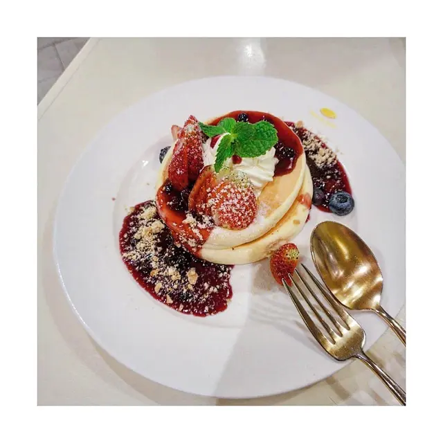 ʙᴇʀʀʏ ᴄʜᴇᴇsᴇᴄᴀᴋᴇ sᴏᴜғғʟᴇ