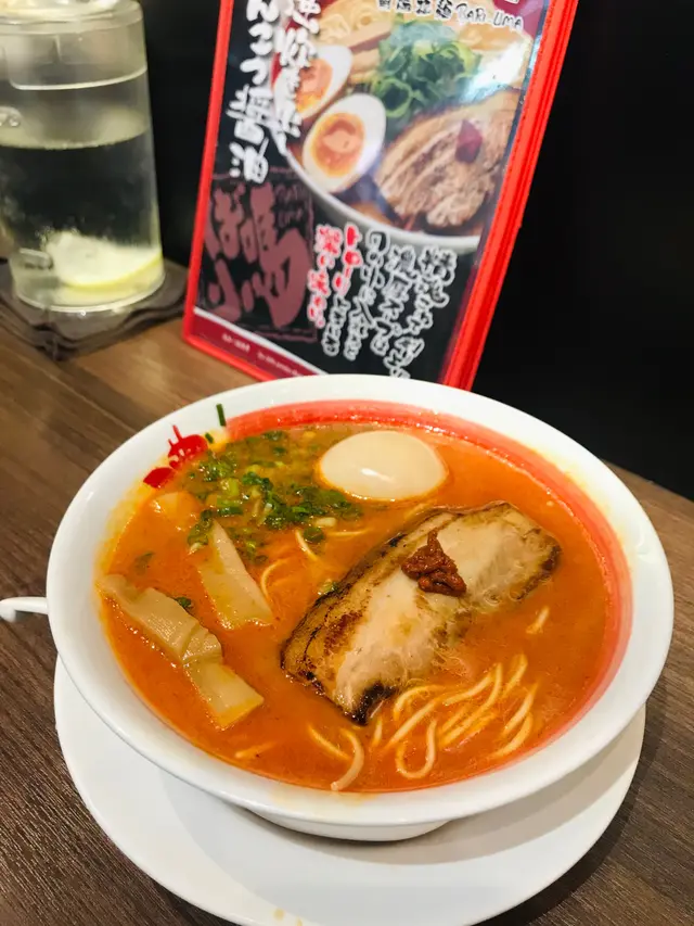 辛辣炙燒豚肉味玉拉麵