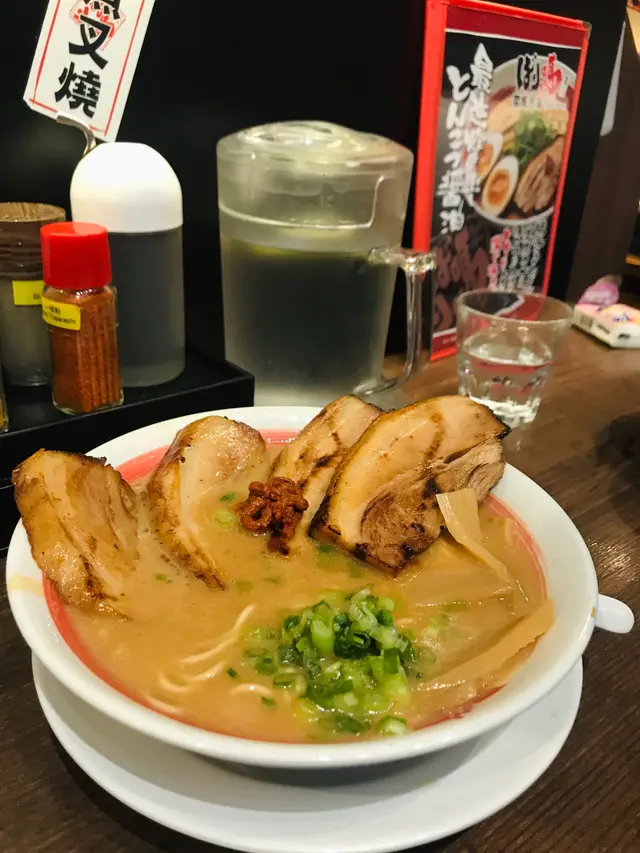 特盛炙燒豚肉拉麵