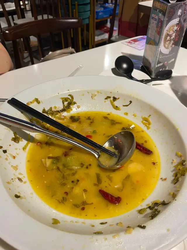 人見人愛酸菜魚加粉條