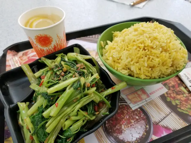 泰式飛天通菜配飯