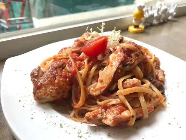 蕃茄烤雞雜菌扁意粉