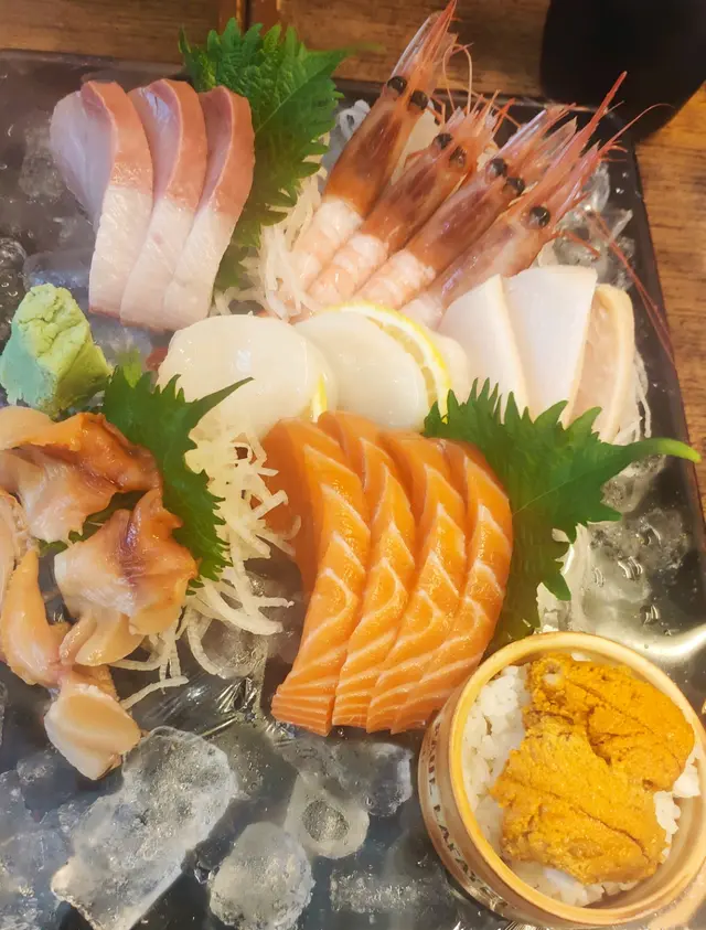 勁新鮮刺身, 加拿大海膽唔係時時有。😊