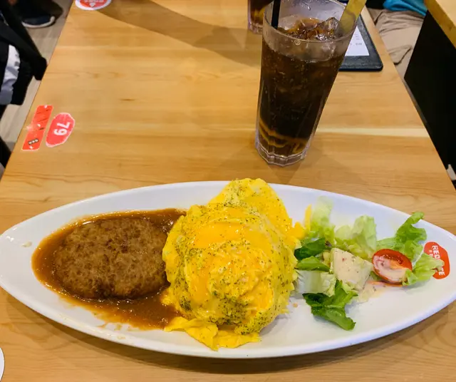 巨人漢堡蛋包飯