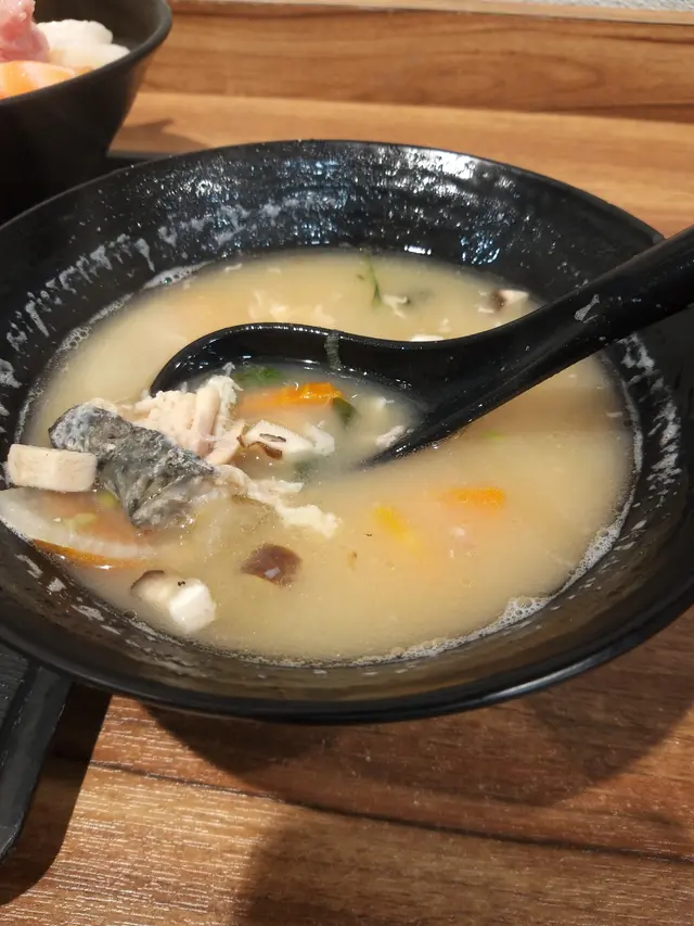 三文魚味增湯