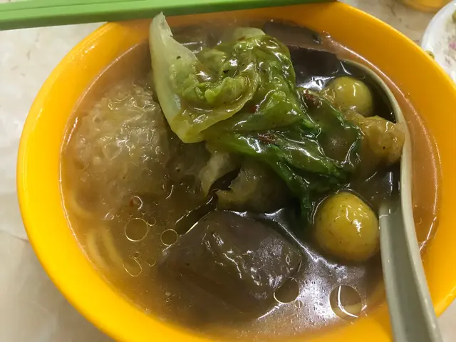 咖喱三併油麵