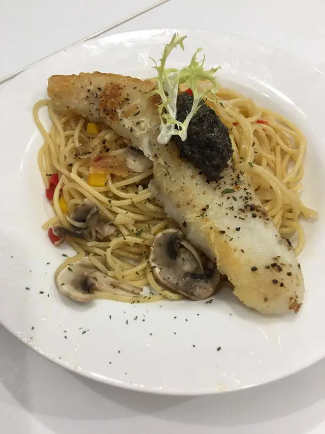 香煎龍利柳意粉配黑松露醬