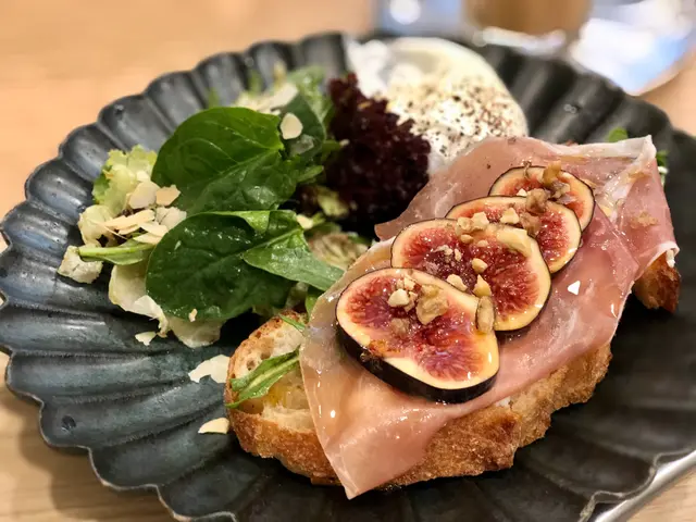 黑毛豬風乾火腿無花果醬酸種麵包