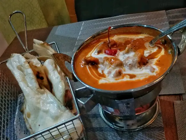 微辣中帶少少奶香,配烤餅Naan一起吃,正!