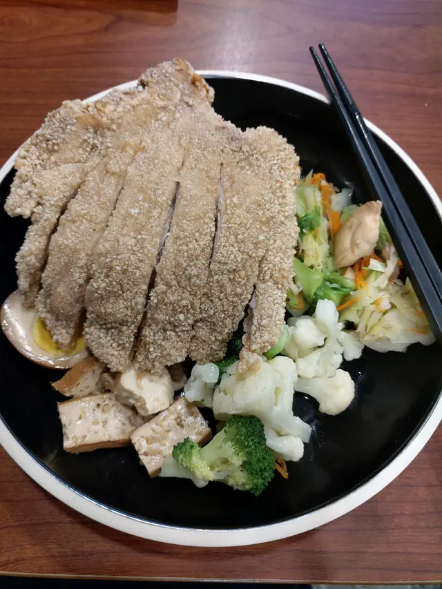 香酥炸排骨便當