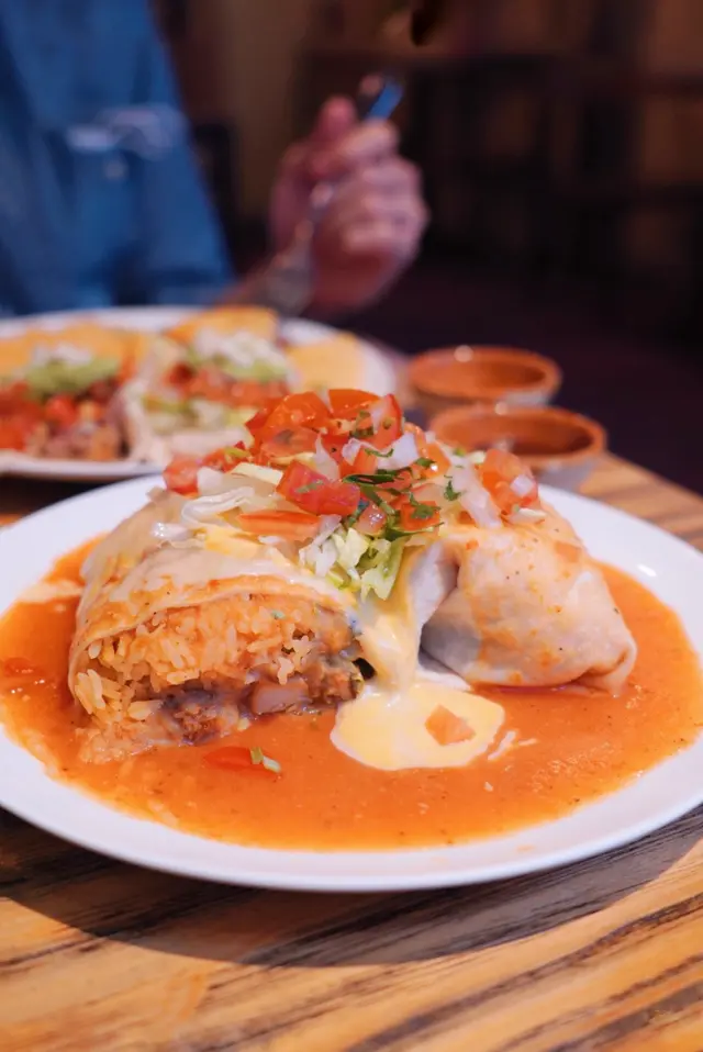 雙層芝士煎烤手卷Wet burritos