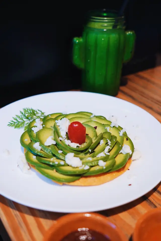 牛油果配粟米餅Avocado Tostada