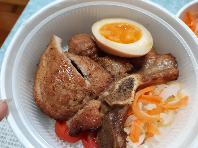 台式排骨便當