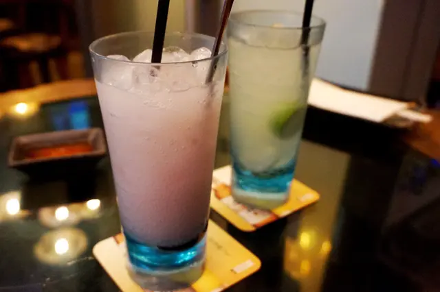 巨蜂提子梳打、青檸梳打