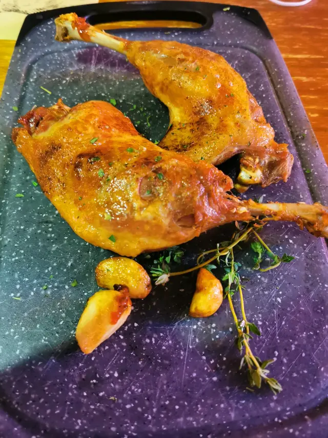 法式油封鴨髀兩隻