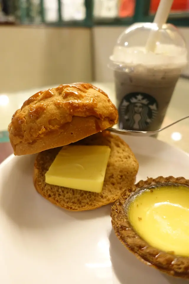 似是室溫麵包夾一件厚切鮮牛油吧