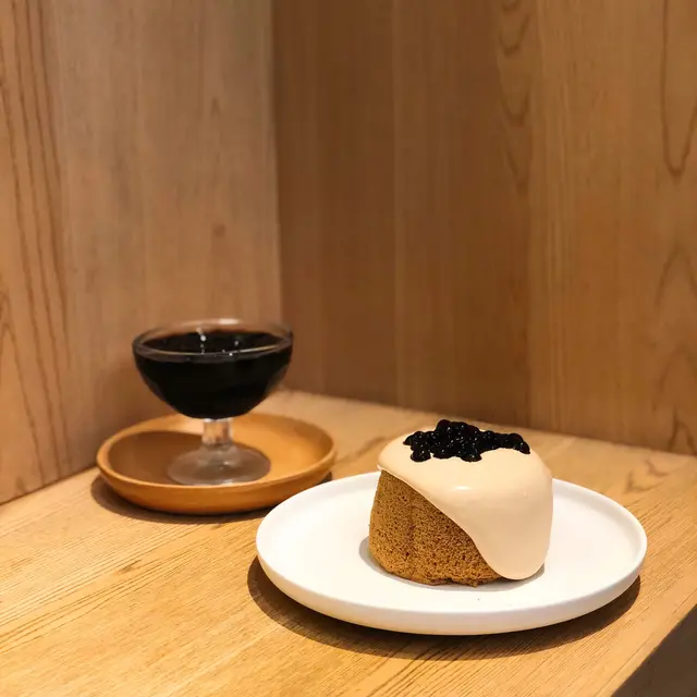 伯爵戚風蛋糕配黑糖珍珠