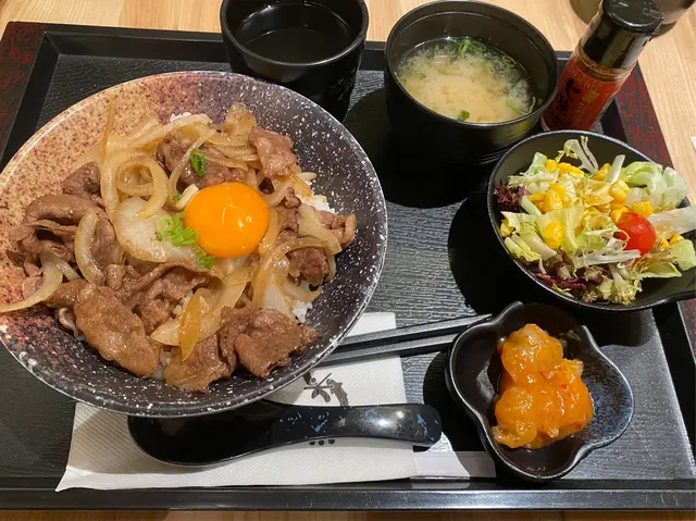月見牛肉飯