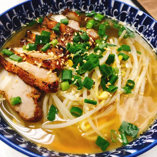 脆皮鍋燒上海湯麵